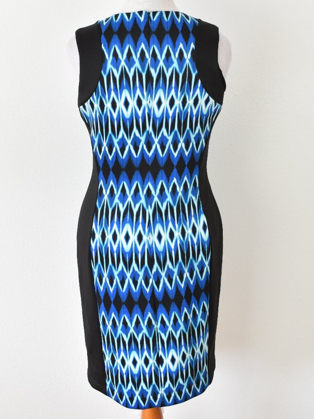 Calvin Klein Colorblock Printed Scuba Sheath Dress - 12 - Picture 5 of 8